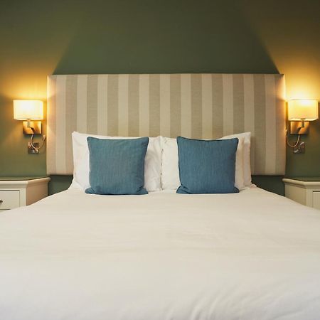 Отель Rose And Crown Yealmpton Экстерьер фото