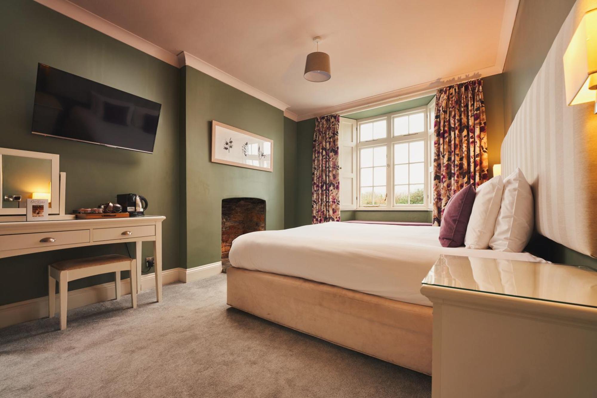 Отель Rose And Crown Yealmpton Экстерьер фото